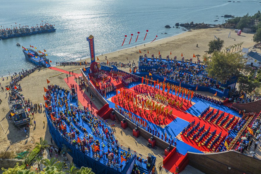 紀念媽祖逝世1035周年活動在湄洲島下山村深澳底媽祖福船舉行。湄洲媽祖祖廟供圖